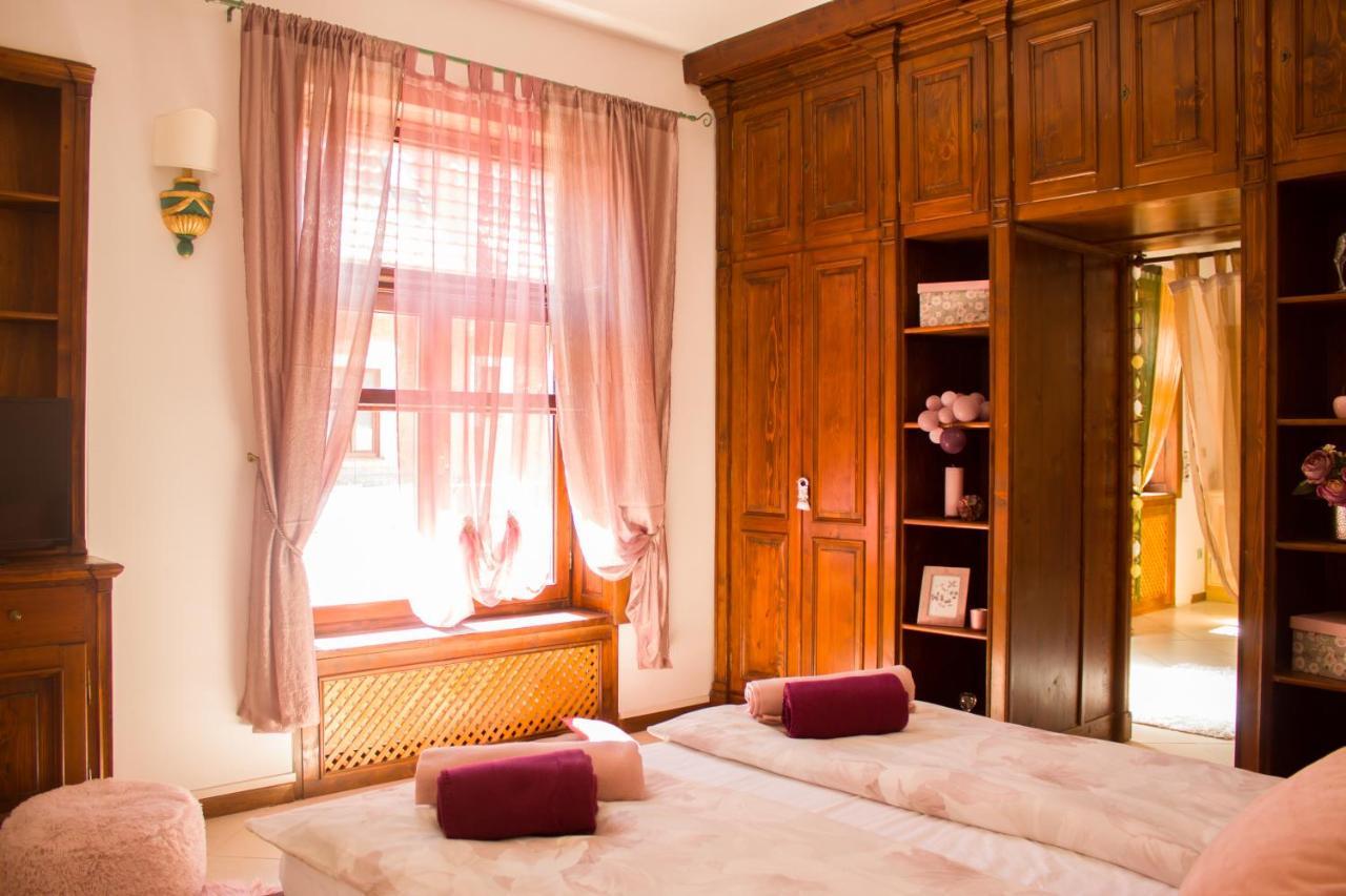 9 Stylish Suite In Unirii Square Тімішоара Екстер'єр фото